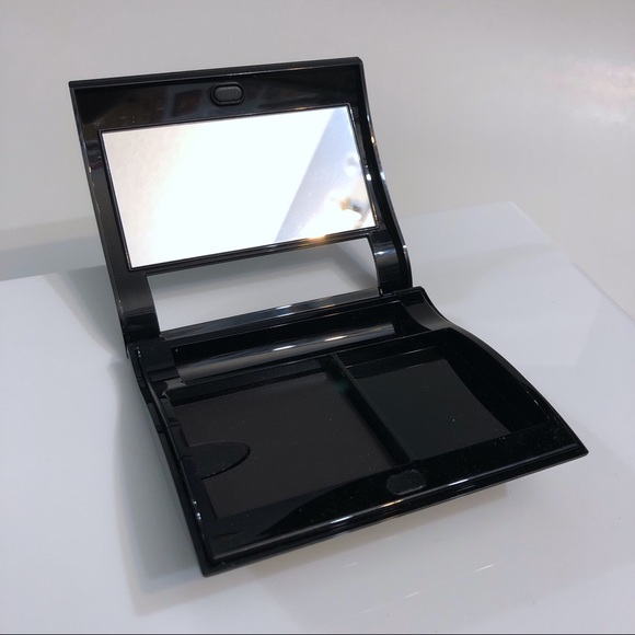 Discontinued Mary Kay refillable compact (empty). - Picture 7 of 9